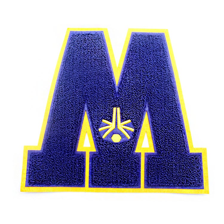 源頭廠家批發(fā)英文繡花布貼新款箱包鞋帽立體補(bǔ)丁貼可免費設(shè)計LOGO